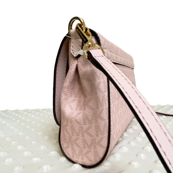 Michael Kors purse - Picture 5 of 9